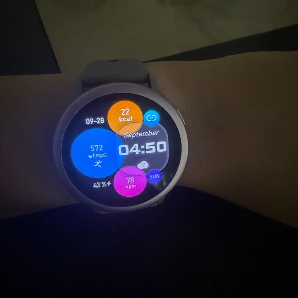 Lavender Smartwatch with Extra Strap - Picture 8 of 11